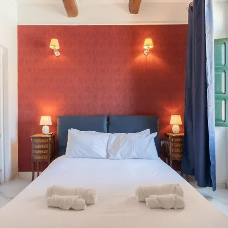 Charming In Apartment *