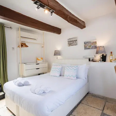 Charming In Apartamento *