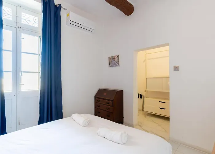 Charming In La Valeta