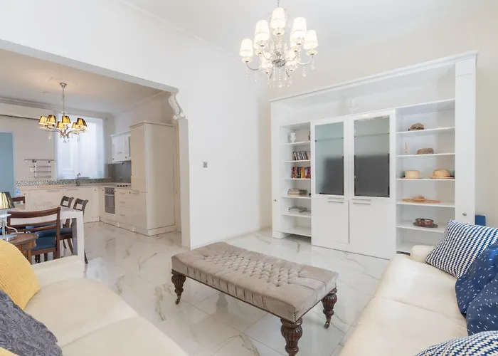 Charming In * La Valeta