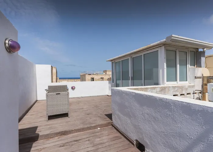 Charming In * La Valeta